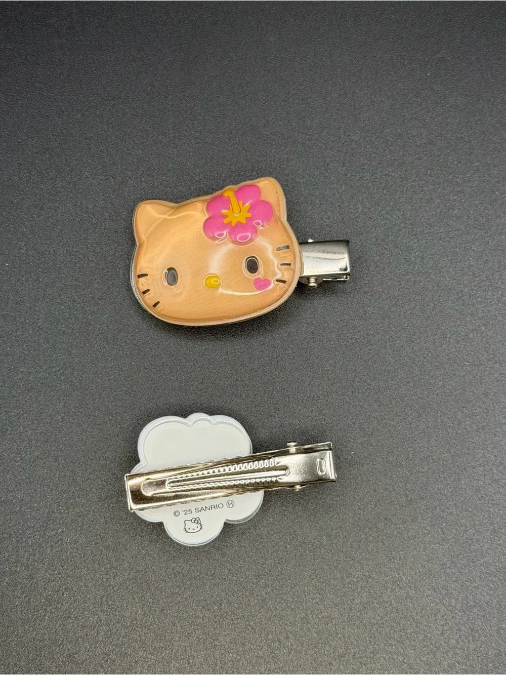 Sanrio tanned Hello Kitty with Hibiscus hair clips(one pair) HC9